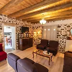 Вилла Stonevillamouzaki Luxury Mansion Mouzaki